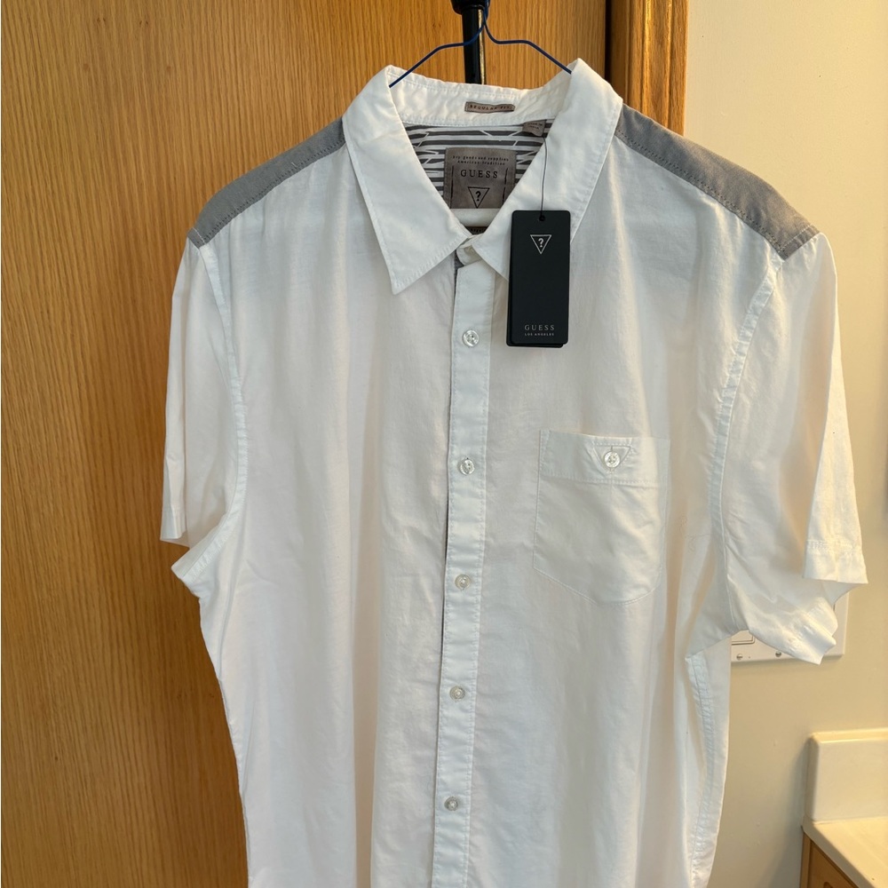 GUESS - NEW Short Sleeve Shirt - Large